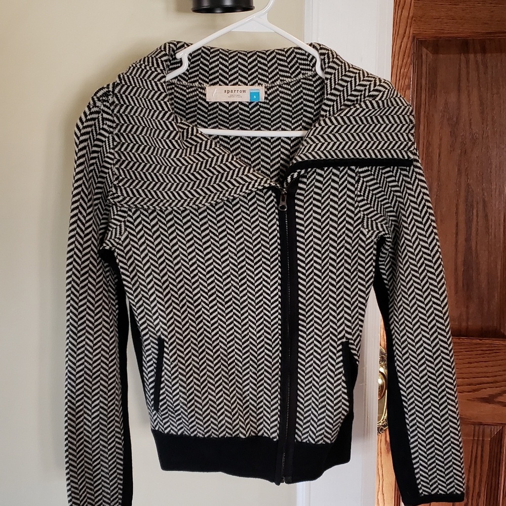 Black and white zip up sweater jacket